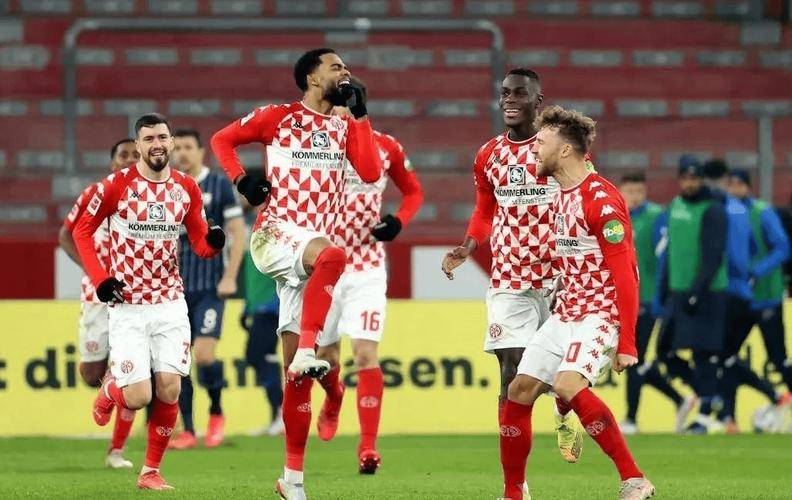 关于云达不莱梅大胜门兴栽在主场的对手称霸德甲的信息