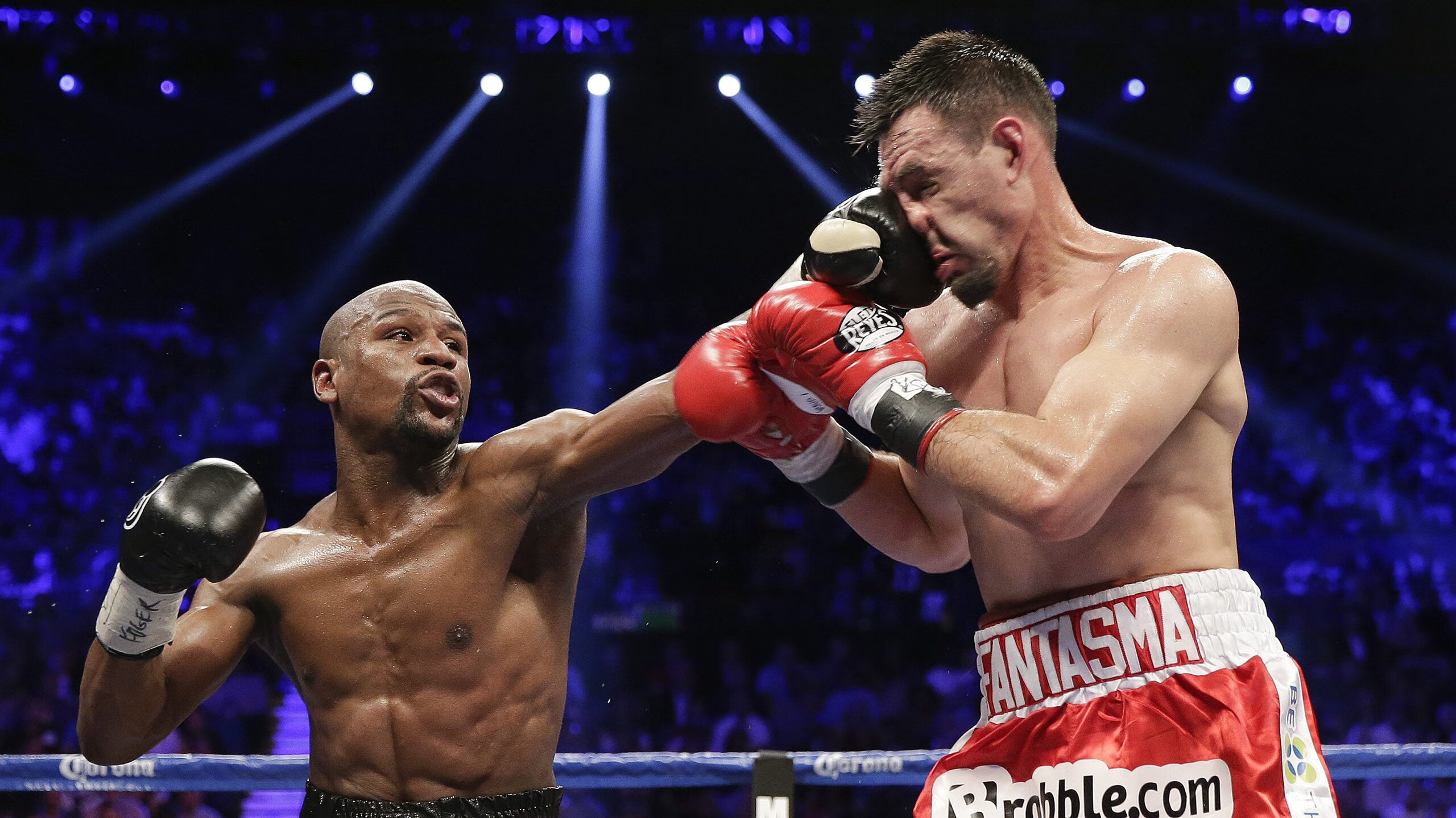 克瓦拉茨赫利亚用实力证明自己，巴萨最后时刻击败喀麦隆