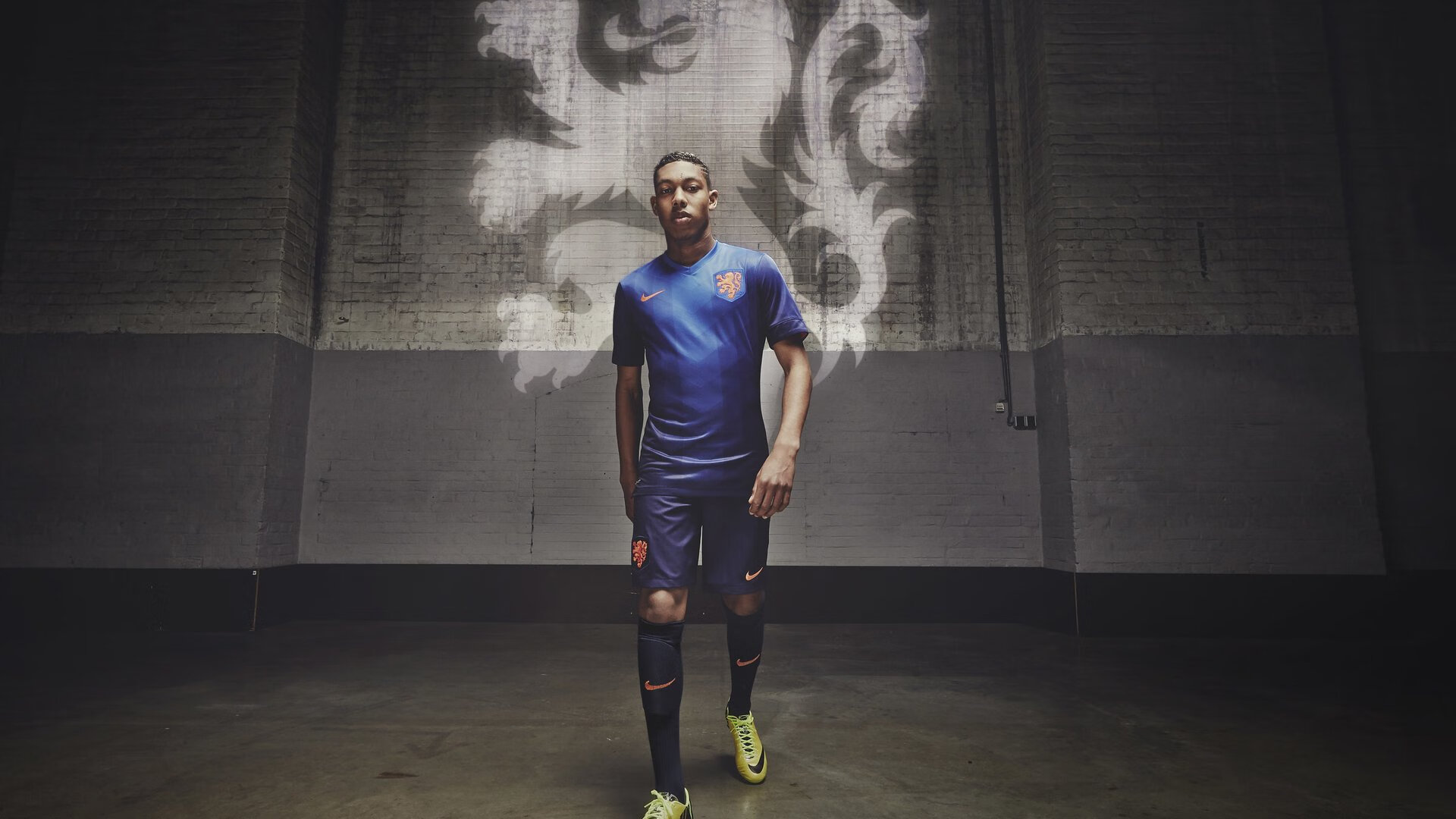 布伦森临危受命化身关键先生,雄鹿攻防一体正面击溃广厦