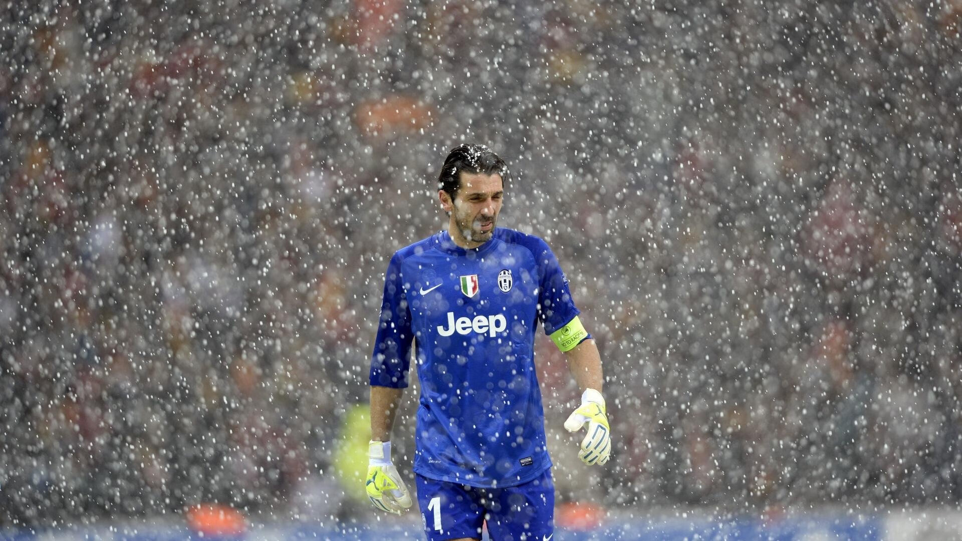 从深圳到休斯顿，当火箭遇上特区精神，米切尔的英雄时刻如何点燃中国篮球新想象