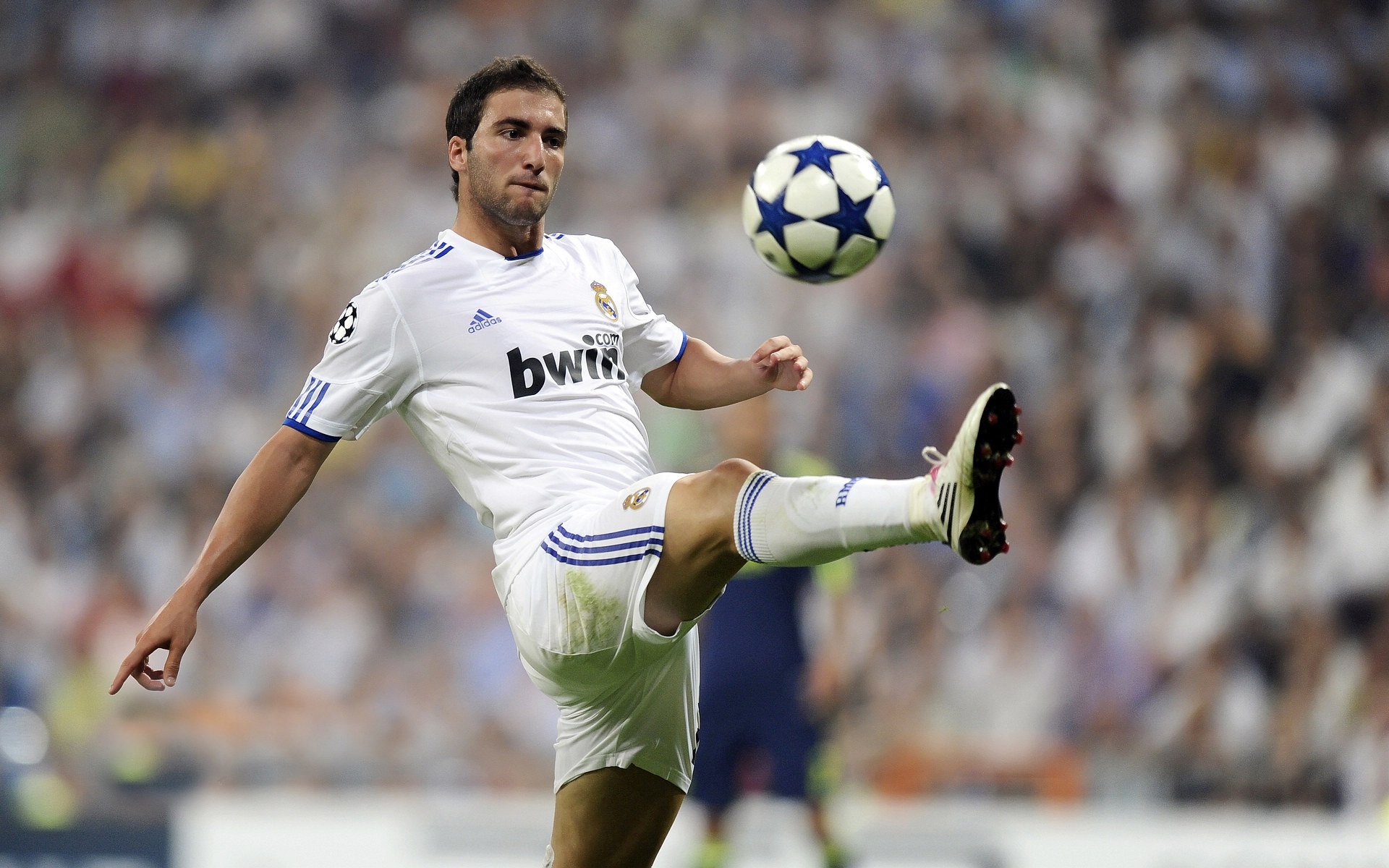 东决关键战之夜，保罗成为全场焦点